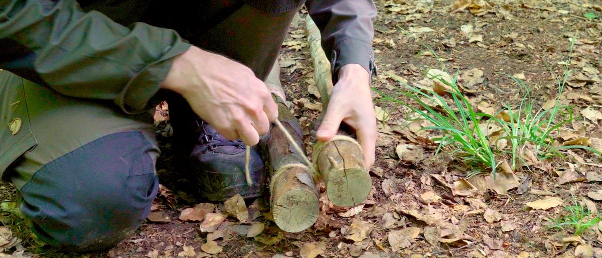 Howto Building a Bushcrafting Seat in the woods